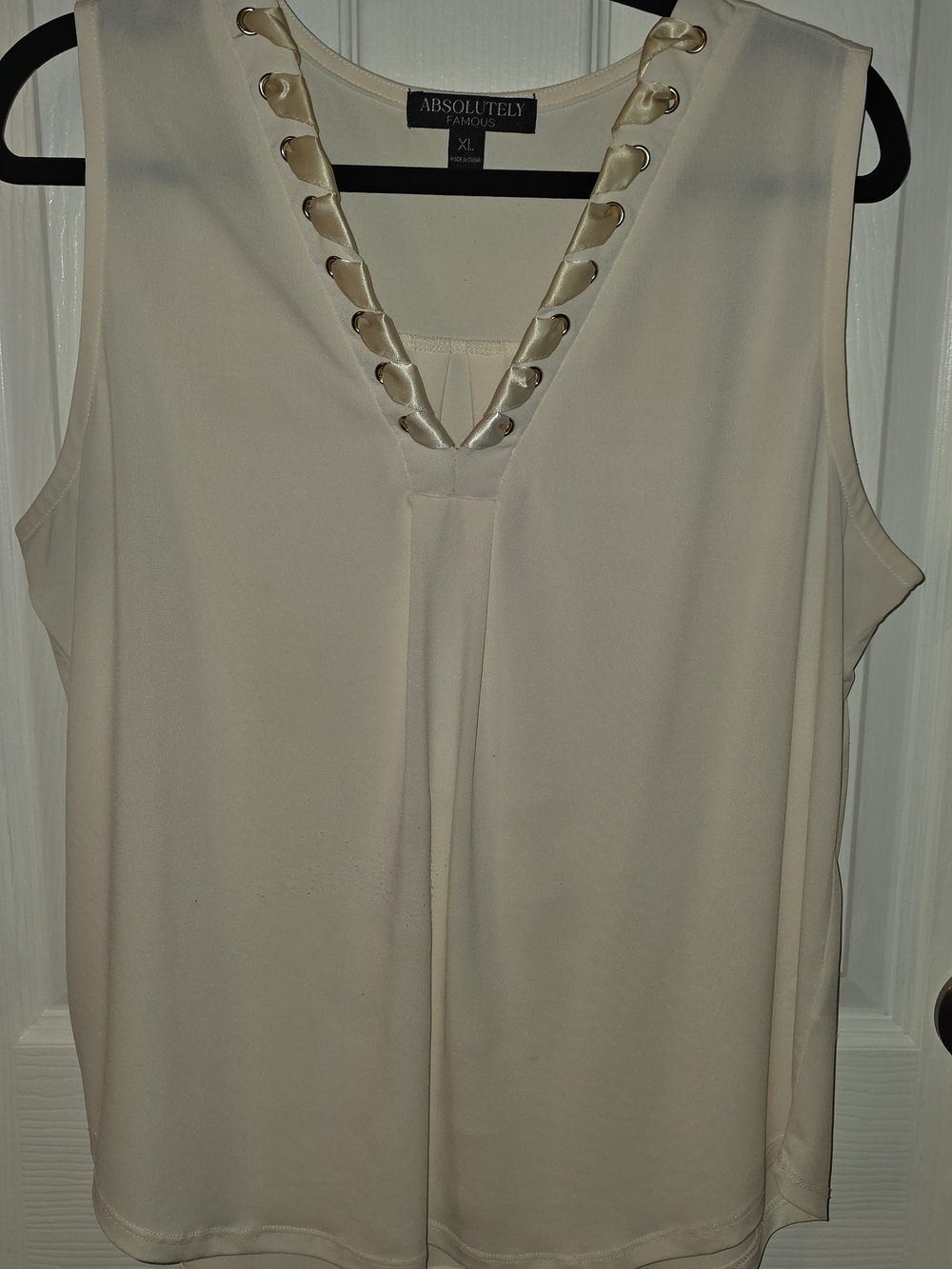 Absolutely Famous Cream V-Neck Sleeveless Camisole with Ribbon Trim